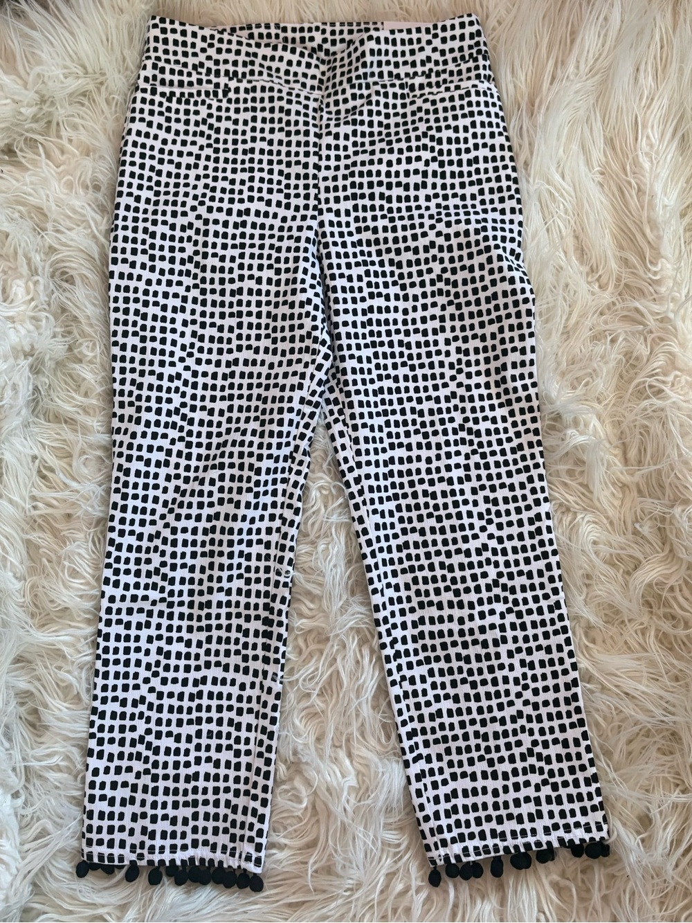 NWT Chico's So Slimming Brigitte Dot Pull On Capris Pom Pom Hem Size 0 / US 4